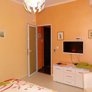 Orange Flower 1 Apartment