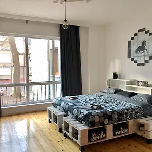 Spacious Modern Vintage Flat In The Heart Of Apartment