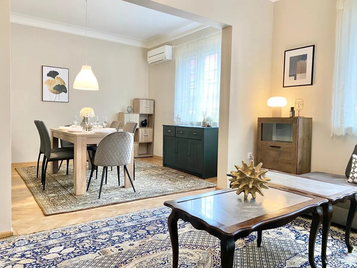Top Centre Sofia Apartment For 6 Guests בולגריה