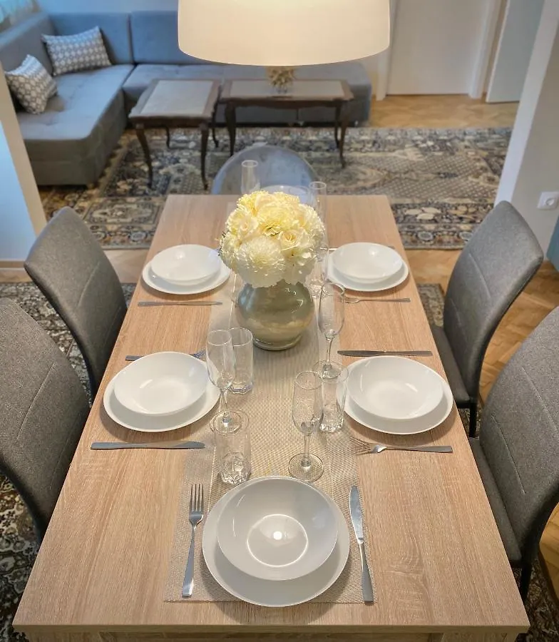 Top Centre Sofia Apartment For 6 Guests בולגריה