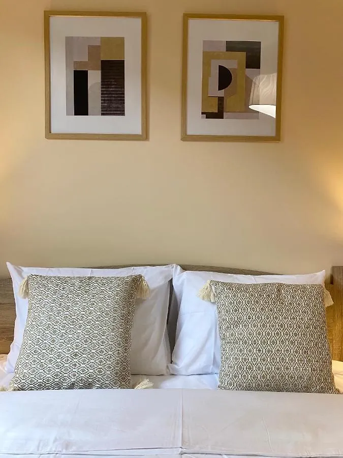 Top Centre Sofia Apartment For 6 Guests
